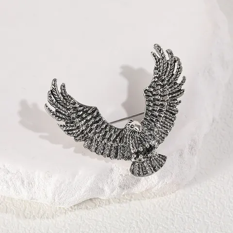 Vintage Zinc Alloy Eagle Brooch Pin For Men Women Retro Winged Animal Corsage Antique Metal Lapel Pin Jewelry Accessory