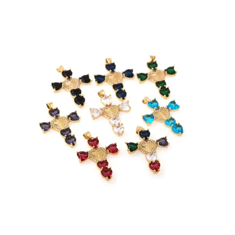 Pendentif Croix en Cœur en Cuivre Plaqué Or avec Zirconia Sans Chaîne avec Relief de la Madone Charme Religieux pour Création Bijoux Femme