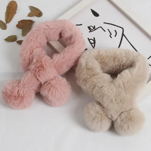 Écharpe en Fausse Fourrure pour Enfants Hiver Chaud Peluche Écharpe à Pompons Cache-Cou Croisé pour Garçons Filles 2 à 6 Ans