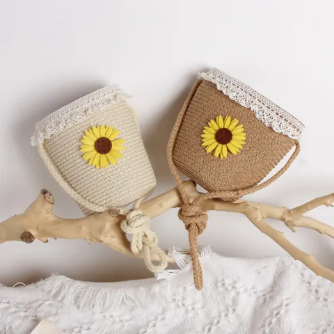 Simpatica Borsa a Secchiello Intrecciata con Pizzo e Girasole per Bambini Borsa a Tracolla in Paglia per Bambine Spiaggia Estiva