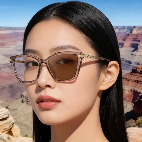Fashion Cat Eye Photochromic Sunglasses Women UV400 Gradient PC Metal Rhinestone Frame Color Changing Lenses Travel Eyewear