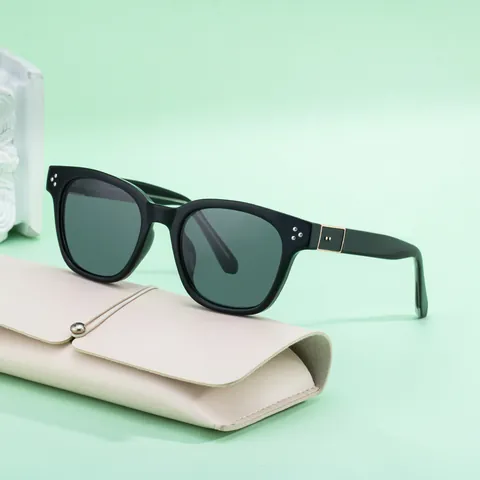 Modern Square Sunglasses For Women Men UV400 Protection PC Frame Metal Rivet Gradient Lens Fashion Outdoor Eyewear Gift