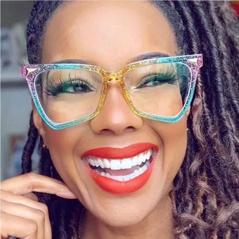 Women Retro Large Frame Cat Eye Sunglasses Polycarbonate UV400 Gradient Lens Fashion Eyewear With Metal Triangle Accents