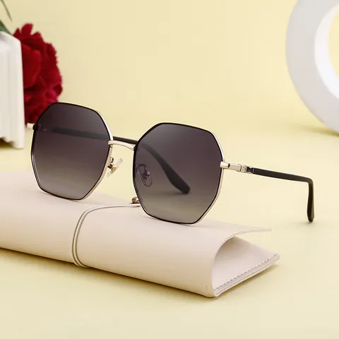 Lunettes de Soleil Polygonales Polarisées Femmes Mode Hexagone TR Monture en Métal Protection UV400 Extérieur Conduite Lunettes de Soleil Trendy Eyewear