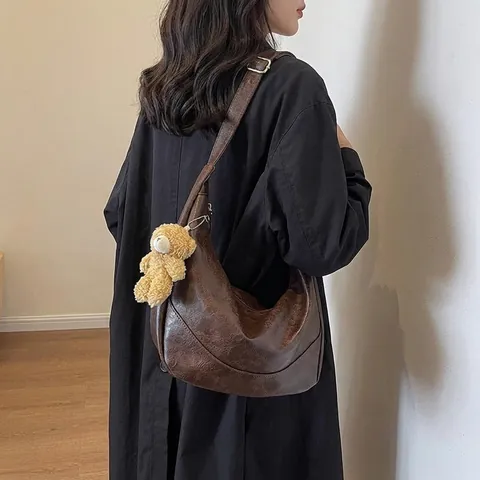 Women Retro Large Capacity Synthetic Leather Hobo Shoulder Bag With Plush Bear Charm Wrinkled Texture Crossbody Bag
