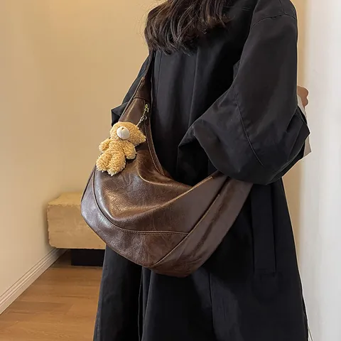 Women Retro Large Capacity Synthetic Leather Hobo Shoulder Bag With Plush Bear Charm Wrinkled Texture Crossbody Bag