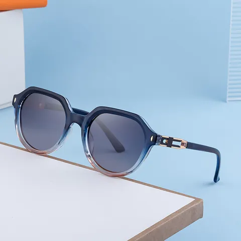 Fashion Square Frame Polarized Sunglasses For Women PC TAC Gradient Lens UV400 Protection Hollow Metal Decoration Eyewear