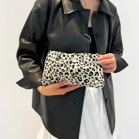 Pochette Imprimé Léopard Moderne Pour Femmes Toile PU Sac De Rangement Cosmétique Plissé Voyage Polyvalent Style Coréen Ins