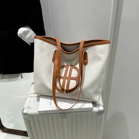 Women Large Capacity PU Leather Tote Bag Quilted Patchwork Casual Commute Shoulder Bag With Rivets And Double Handle