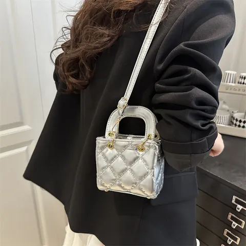 Mini Borsa a Mano Trapuntata da Donna in Pelle PU Piccola Borsa Quadrata Con Manico Anello di Metallo Borsa a Tracolla da Giorno