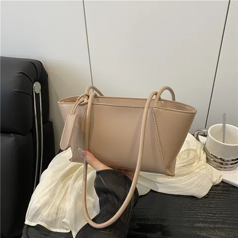 Retro PU Leather Tote Shoulder Bag For Women Large Capacity Minimalist Underarm Bag Solid Color Daily Commute Handbag