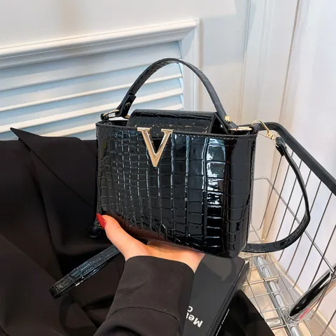 Dames Elegante Krokodillenpatroon Handtas V-gesp Kleine Vierkante Schoudertas Crossbodytas Mode PU-Lederen Tas Woon-werkverkeer