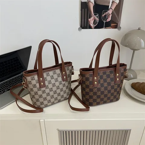Vintage Checkerboard Print Bucket Bag For Women Retro Letter Pattern PU Leather Tote Single Shoulder Crossbody Bag Handbag