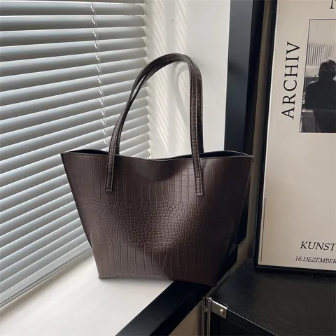 Women Vintage Crocodile Pattern Tote Bag Large Capacity PU Leather Shoulder Handbag For Commuter Office Shopping Daily Use