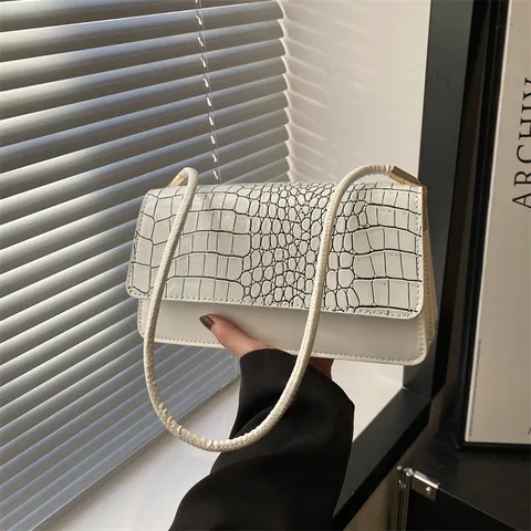 Vintage Women Croc Embossed Underarm Bag PU Leather Shoulder Bag With Magnetic Closure Small Square Handbag For Daily Fashion