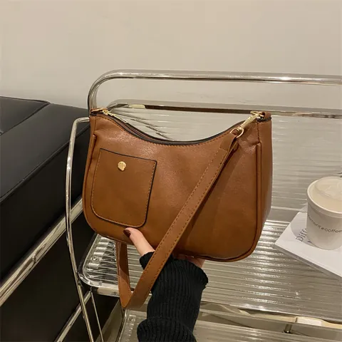 Bolso de Axila de Cuero PU Minimalista para Mujer Bolso de Hombro Hobo Vintage Con Herrajes de Metal Dorado Moda