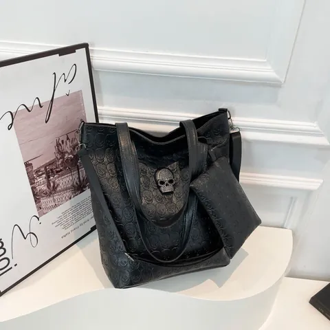 Damen Gothic Totenkopf Geprägt PU Leder Tote Bag Set Mit Strass Metall Totenkopf Große Kapazität Schultertasche Und Beutel