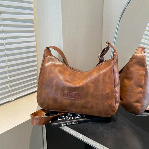 Vintage PU Leather Shoulder Bag Large Capacity Solid Color Minimalist Hobo Underarm Crossbody Bag For Women Daily Office Travel