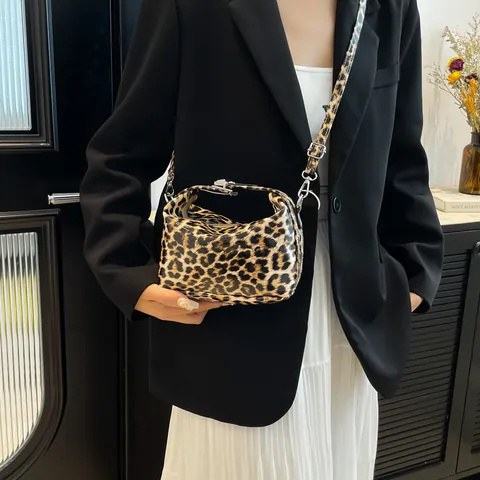 Borsa a Mano da Donna con Stampa Leopardata in Pelle PU Vintage Borsa a Tracolla a Forma di Cuscino con Cinturino Regolabile Moda Quotidiana