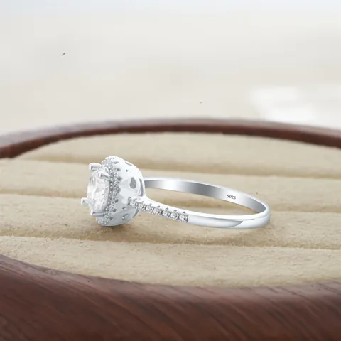 Lussuoso Anello Moissanite da 1 Carato Taglio Brillante Tondo Argento Sterling 925 Placcato Platino Anello di Fidanzamento Halo Donna