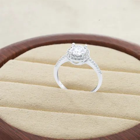 Lussuoso Anello Moissanite da 1 Carato Taglio Brillante Tondo Argento Sterling 925 Placcato Platino Anello di Fidanzamento Halo Donna