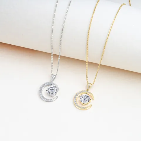 925 Sterlingsilber 2 Karat Moissanit Halbmond Anhänger Halskette Elegante Herzen Und Pfeile Schliff Runde Stein Zirkonia Eingelegter Schmuck Geschenk Für Damen