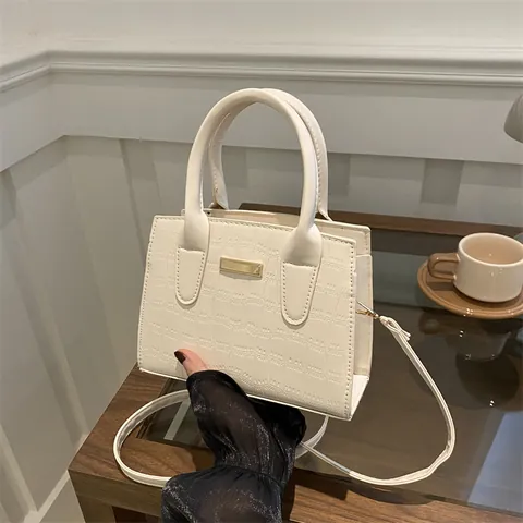 Bolso Cuadrado Mini de Moda para Mujer con Patrón de Cocodrilo en Cuero PU Bolso de Mano Pequeño con Decoración de Metal Dorado Bandolera