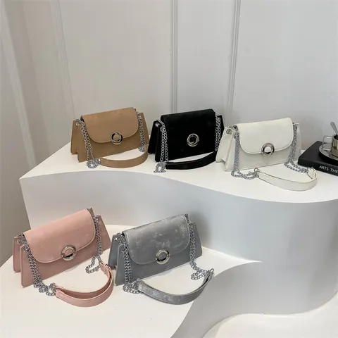 Sac Carré en Cuir PU Rétro pour Femmes avec Bandoulière Chaîne Argentée Sac à Épaule Bandoulière Sous les Aisselles Sac à Main Streetwear Décontracté