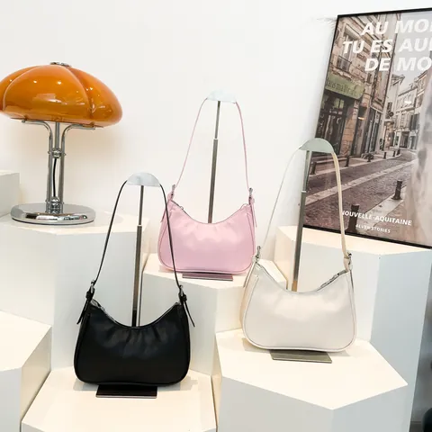 Minimalistische Damen PU Leder Halbmond Unterarmtasche Kleine Umhängetasche Mit Verstellbarem Riemen Für Den Täglichen Weg