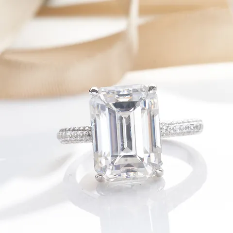 Bague Luxueuse Moissanite Taille Émeraude 10 Carats pour Femme en Argent Sterling 925 Bijoux de Doigt Fiançailles Mariage Cadeau
