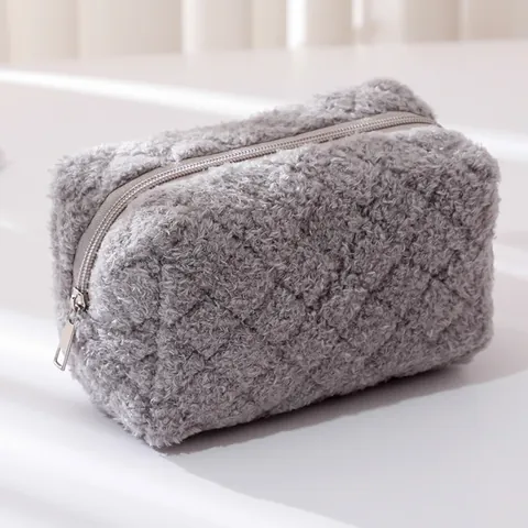 Cute Plush Polyester Quilted Pencil Case Large Capacity Makeup Bag Minimalist Argyle Zipper Storage Pouch For Students Office Stationery