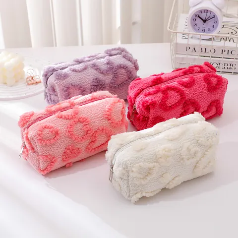 Grote Capaciteit Hartpatroon Pluche Pennenzak Schattig Sherpa Fleece Cosmeticatas Draagbare Reis Organizer Voor School Meisjes