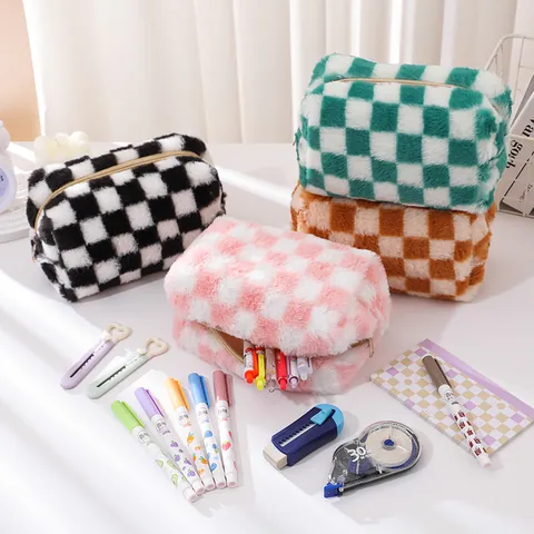 Estuche de Peluche con Tablero de Ajedrez Gran Capacidad Bolsa de Cosméticos Simple Lindo Suave Estuche para Escuela Mujer