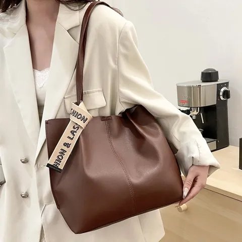 Women Large Capacity Tote Bag Vintage PU Leather Shoulder Handbag Urban Fashion Commuter Bag With Decorative Scarf Ribbon
