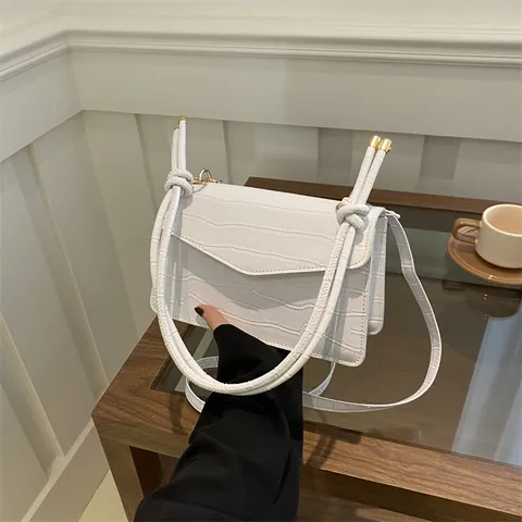 Sac Carré Petit en Cuir PU Motif Crocodile pour Femmes Poignée Nouée Sac à Épaule Bandoulière pour Navettage Élégant Quotidien