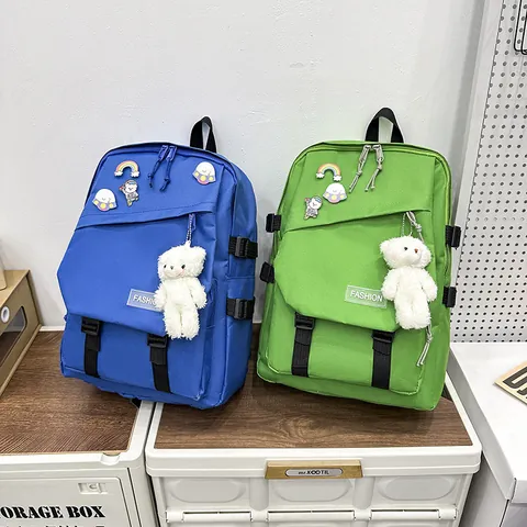Grote Capaciteit Nylon Schoolrugzak Voor Tieners Preppy Stijl Rugtas Met Badges En Beerhanger Casual Dagrugzak
