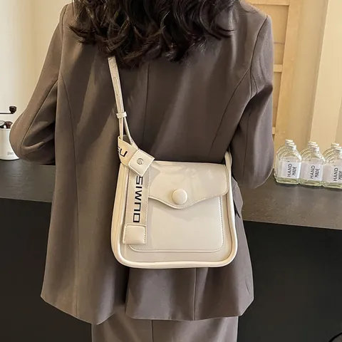 Vrouwen Mode PU Leer Crossbody Tas Minimalistisch Kleine Vierkante Tas Met Brede Letter Print Schouderband Effen Kleur Flap Schoudertas