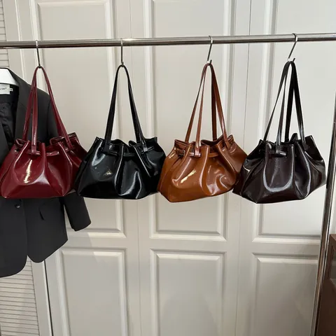 Women's Fashion Ruched PU Leather Shoulder Bag Shiny Oil Wax Underarm Bag Vintage Minimalist Solid Color Tote Handbag
