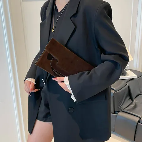 Bolso de Mano Minimalista de Antelina con Solapa Geométrica para Mujer Elegante Bolso de Noche Sobre Color Sólido