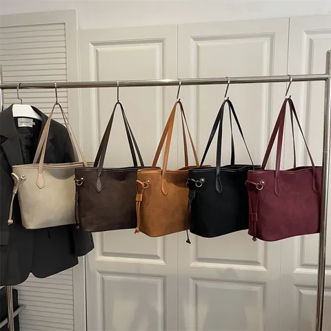 Dames Tote Bag Suède Grote Capaciteit Minimalistische Schoudertas Met Trekkoord Aan De Zijkant En Pluche Hanger