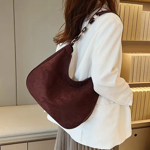 Bolso Hobo de PU Mate para Mujer Gran Capacidad Bolso de Hombro Media Luna Cadena de Metal Casual Diario Minimalista