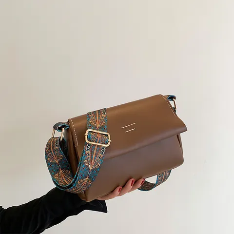 Vintage Women PU Shoulder Bag Contrast Stitching Design Ethnic Wide Strap Retro Flap Square Crossbody Bag Fashion Daily Satchel