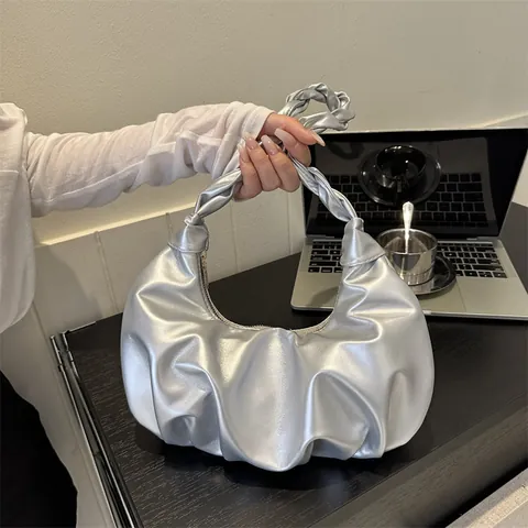 Damen Raffungen PU Leder Hobo Tasche Mit Geflochtenem Griff Metallic Silber Cloud Achsel Handtasche Für Tägliche Mode Reisen