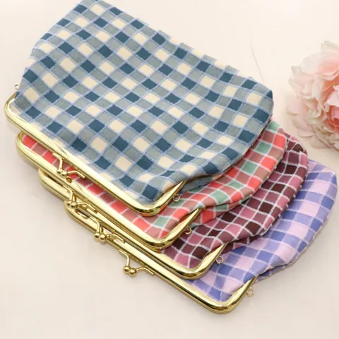 Dames Vintage Geruite Gingham Mini Crossbody Tas Stof Kiss Lock Mobiele Telefoontas Met Metalen Ketting Retro Schoudertas