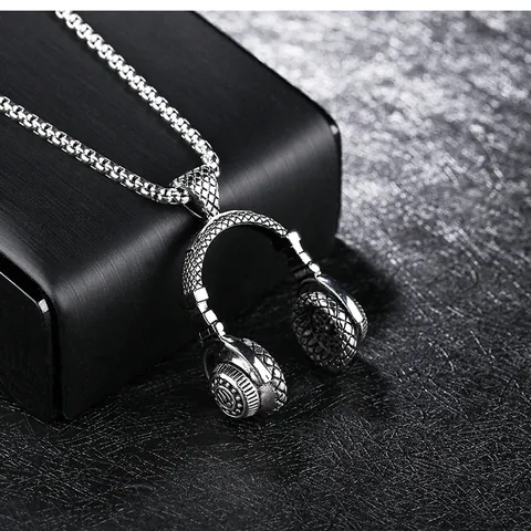 Hip Hop Rock Music Earphone Pendant Necklace Stainless Steel Alloy Jewelry For Men Women Unisex Cool Fashion Street Accessories