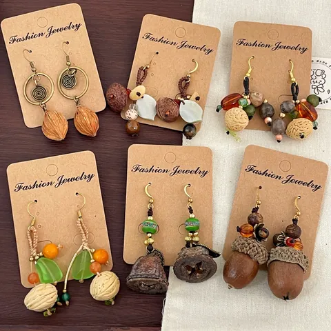 Orecchini a Goccia con Ghianda di Frutti di Piante Naturali Fatti a Mano Etnici Vintage per Donna Gioielli per Orecchie in Lega in Stile Foresta di Perline di Resina di Legno