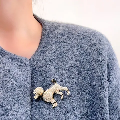 Exquisite Alloy Rhinestone Dog Brooch Cute Poodle Dachshund Inlaid Crystal Brooches For Women Suit Sweater Fashion Jewelry Gift