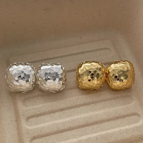 French Style Gold Plated Square Metal Stud Earrings Geometric Diamond Cut Texture Minimalist Jewelry For Women Elegant Ear Accessories
