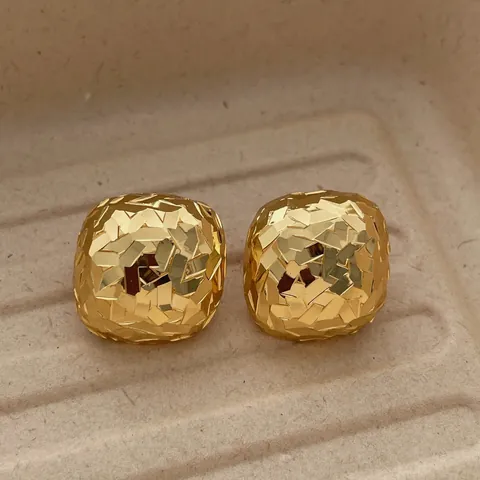 French Style Gold Plated Square Metal Stud Earrings Geometric Diamond Cut Texture Minimalist Jewelry For Women Elegant Ear Accessories