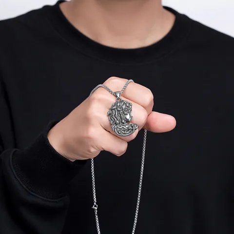 Collier Pendentif Méduse Rétro Chaîne Vénitienne en Acier Inoxydable Bijoux Gothic Punk pour Hommes Femmes Hip Hop Mythologie Finition Argent Oxydé